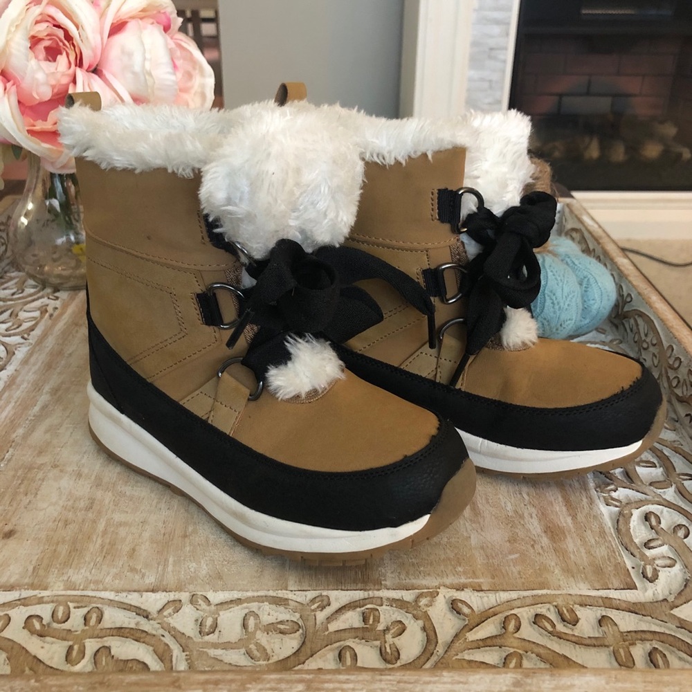 Cat & Jack Faux Suede Winter Boot Size 1